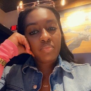 Meet your Posher, Aleria